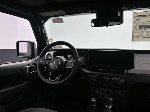 Photo of 2025 Black Clearcoat Jeep Gladiator