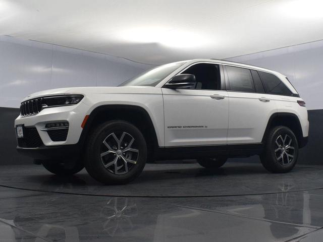 Photo of 2024 Bright White Clearcoat Jeep Grand Cherokee