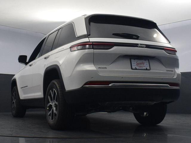 Photo of 2024 Bright White Clearcoat Jeep Grand Cherokee