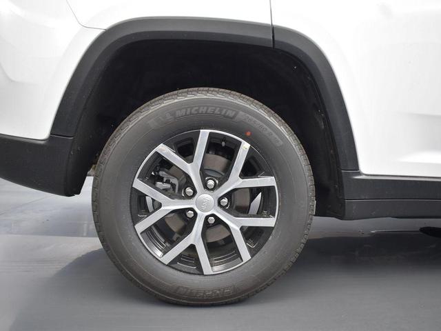 Photo of 2024 Bright White Clearcoat Jeep Grand Cherokee