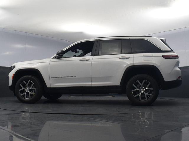 Photo of 2024 Bright White Clearcoat Jeep Grand Cherokee