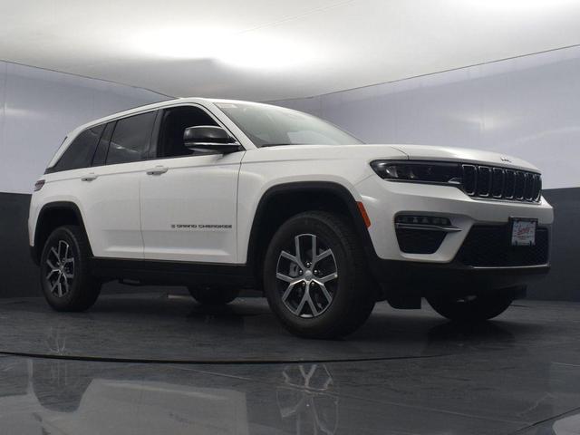 Photo of 2024 Bright White Clearcoat Jeep Grand Cherokee