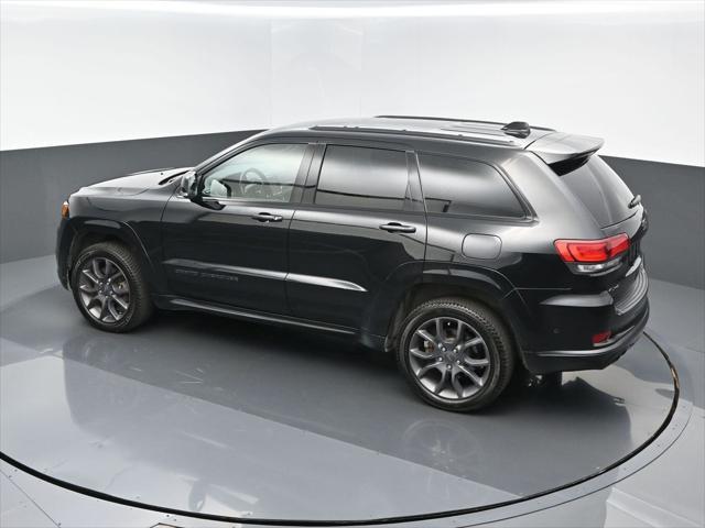Photo of 2020 Diamond Black Crystal Pearlcoat Jeep Grand Cherokee
