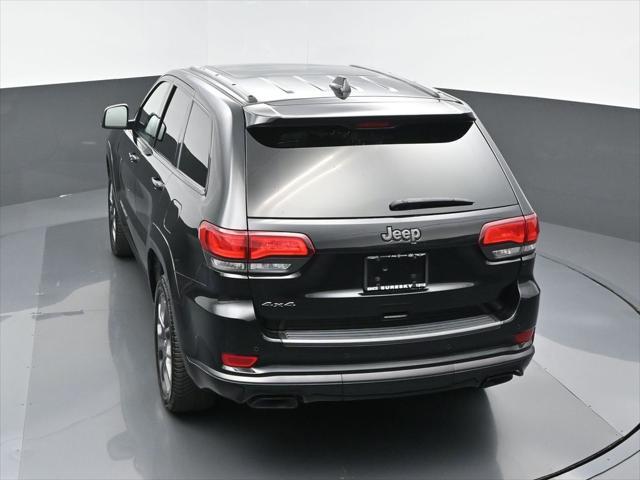 Photo of 2020 Diamond Black Crystal Pearlcoat Jeep Grand Cherokee