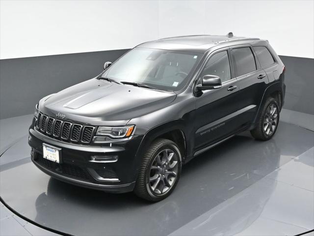 Photo of 2020 Diamond Black Crystal Pearlcoat Jeep Grand Cherokee