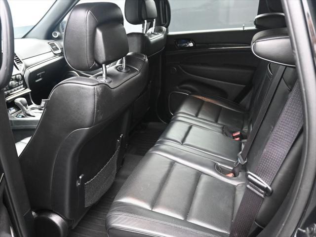 Photo of 2020 Diamond Black Crystal Pearlcoat Jeep Grand Cherokee