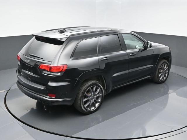 Photo of 2020 Diamond Black Crystal Pearlcoat Jeep Grand Cherokee