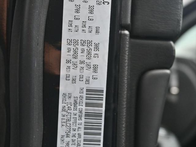 Photo of 2020 Diamond Black Crystal Pearlcoat Jeep Grand Cherokee