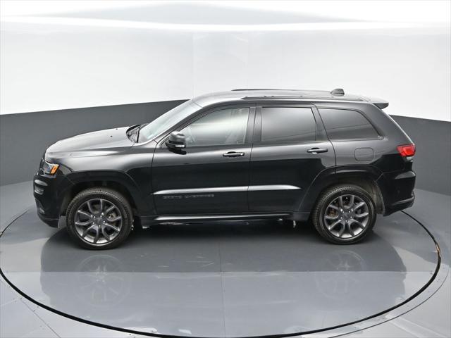 Photo of 2020 Diamond Black Crystal Pearlcoat Jeep Grand Cherokee