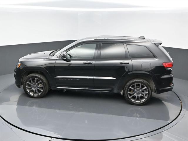 Photo of 2020 Diamond Black Crystal Pearlcoat Jeep Grand Cherokee