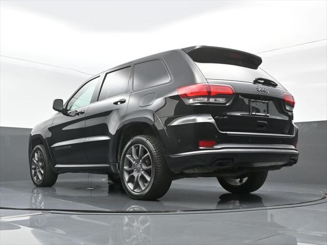 Photo of 2020 Diamond Black Crystal Pearlcoat Jeep Grand Cherokee