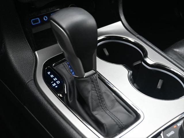 Photo of 2020 Diamond Black Crystal Pearlcoat Jeep Grand Cherokee
