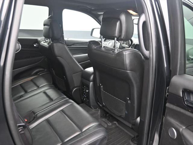 Photo of 2020 Diamond Black Crystal Pearlcoat Jeep Grand Cherokee