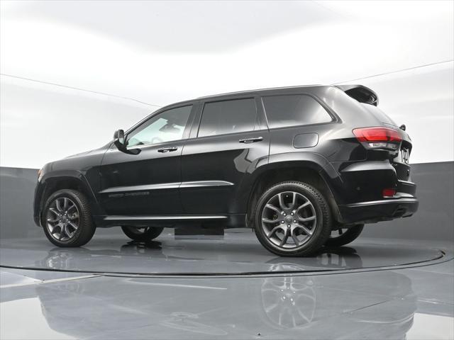 Photo of 2020 Diamond Black Crystal Pearlcoat Jeep Grand Cherokee