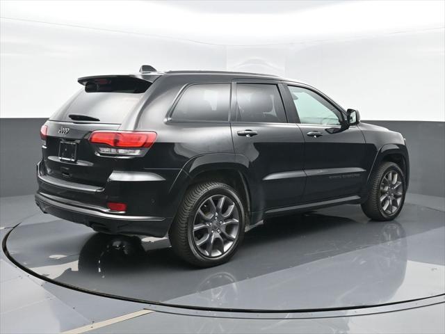 Photo of 2020 Diamond Black Crystal Pearlcoat Jeep Grand Cherokee