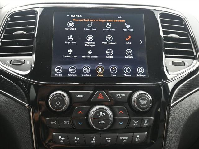 Photo of 2020 Diamond Black Crystal Pearlcoat Jeep Grand Cherokee