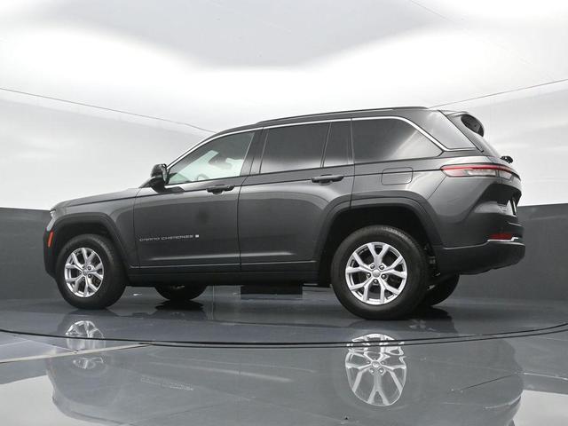 Photo of 2022 Baltic Gray Metallic Clearcoat Jeep Grand Cherokee