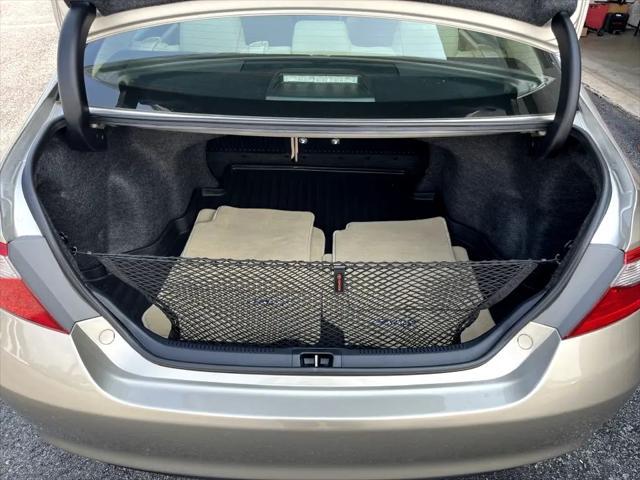 Photo of 2017 Creme Brulee Mica Toyota Camry