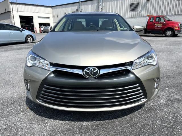 Photo of 2017 Creme Brulee Mica Toyota Camry