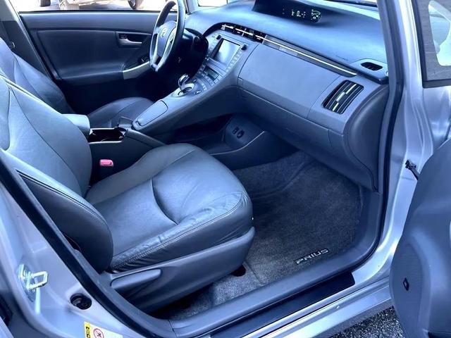 Photo of 2010 Classic Silver Metallic Toyota Prius