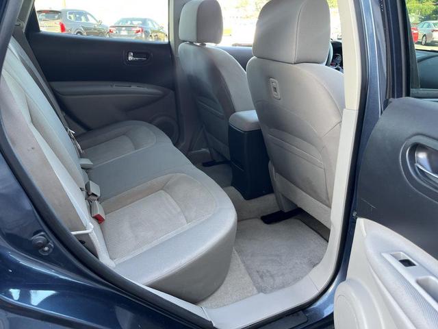 Photo of 2015 Graphite Blue Nissan Rogue Select