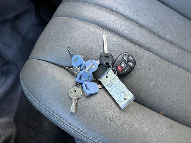 Photo of 2021 Silver Ice Metallic Chevrolet Express 3500