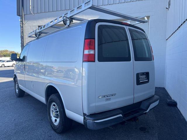 Photo of 2021 Silver Ice Metallic Chevrolet Express 3500