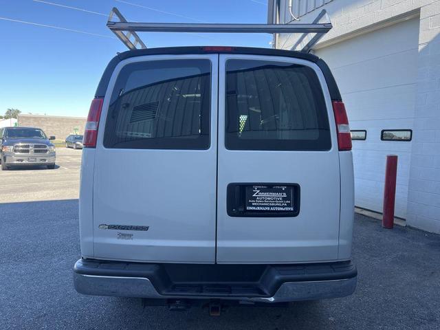 Photo of 2021 Silver Ice Metallic Chevrolet Express 3500