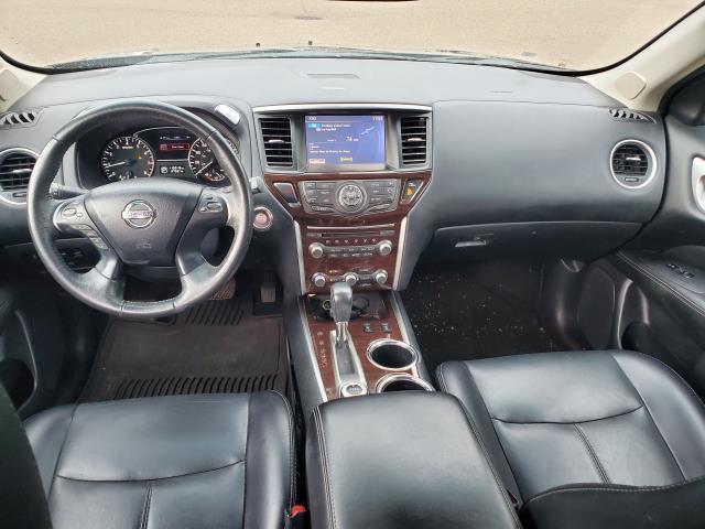 Photo of 2014 Super Black Metallic Nissan Pathfinder