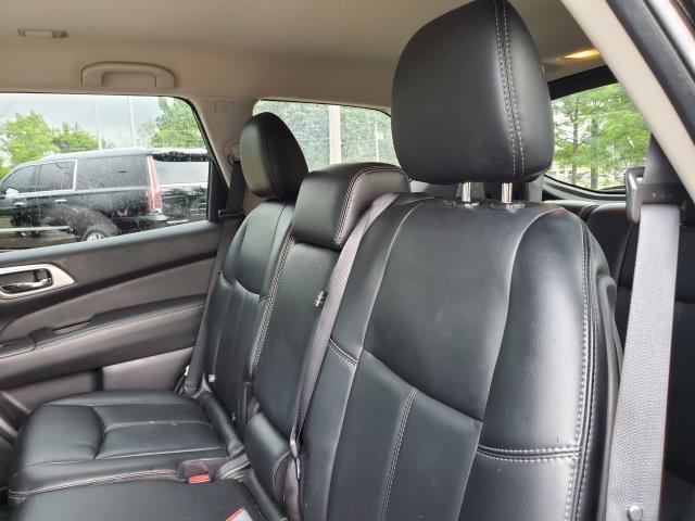 Photo of 2014 Super Black Metallic Nissan Pathfinder