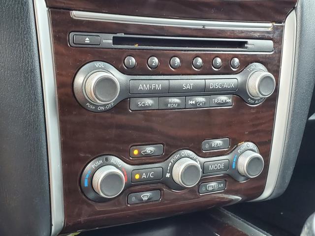 Photo of 2014 Super Black Metallic Nissan Pathfinder