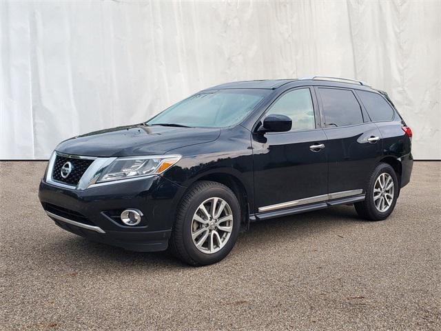 Photo of 2014 Super Black Metallic Nissan Pathfinder