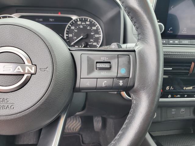 Photo of 2023 Super Black Nissan Rogue