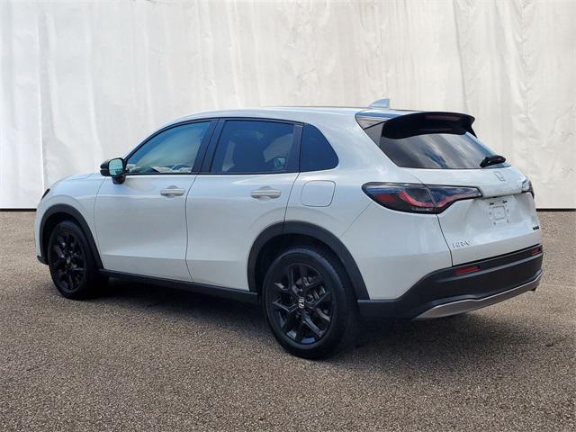 Photo of 2023 Platinum White Pearl Honda HR-V