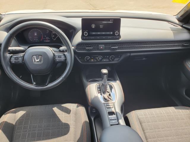 Photo of 2023 Platinum White Pearl Honda HR-V