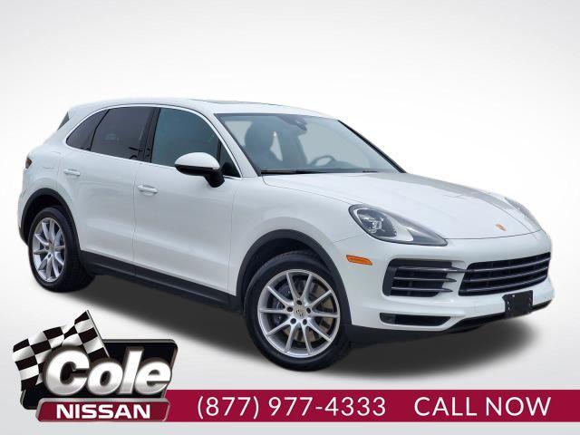 Photo of 2023 White Porsche Cayenne