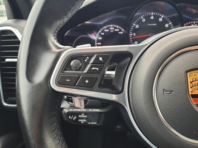 Photo of 2023 White Porsche Cayenne