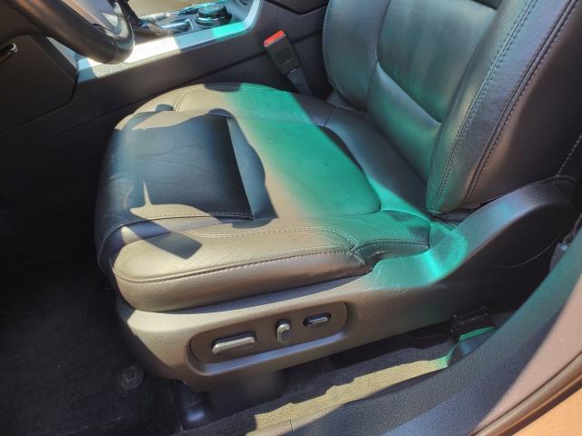 Photo of 2015 Caribou Metallic Ford Explorer