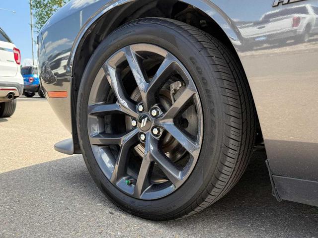Photo of 2019 Granite Pearlcoat Dodge Challenger