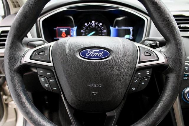 Photo of 2018 White Gold Metallic Ford Fusion Hybrid