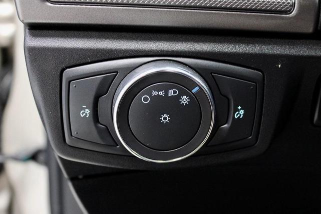 Photo of 2018 White Gold Metallic Ford Fusion Hybrid
