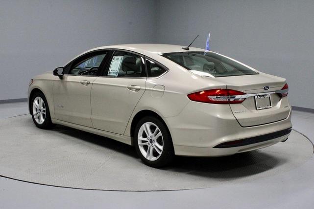 Photo of 2018 White Gold Metallic Ford Fusion Hybrid