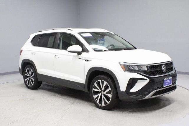 Photo of 2023 Pure White Volkswagen Taos