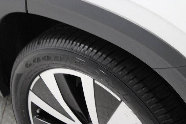 Photo of 2023 Pure White Volkswagen Taos