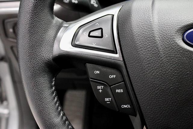 Photo of 2024 Iconic Silver Metallic Ford Edge