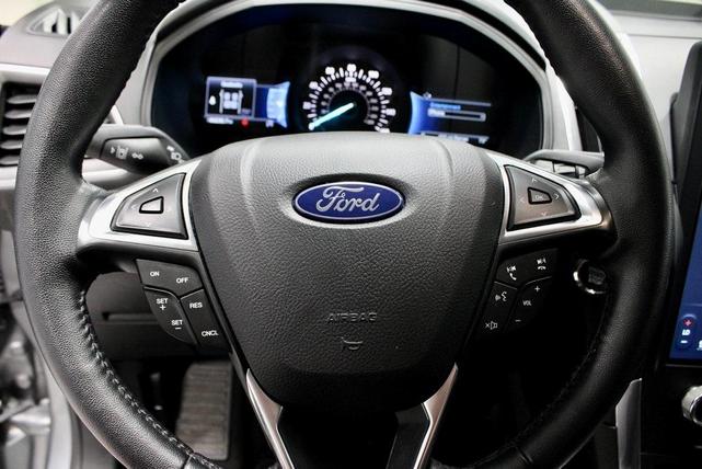 Photo of 2024 Iconic Silver Metallic Ford Edge