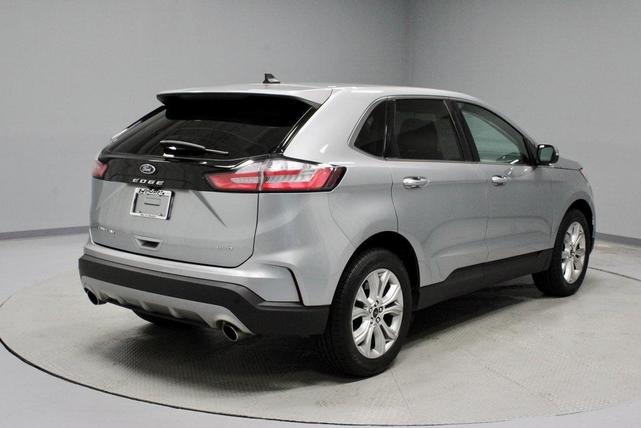 Photo of 2024 Iconic Silver Metallic Ford Edge
