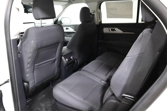 Photo of 2025 Star White Ford Explorer