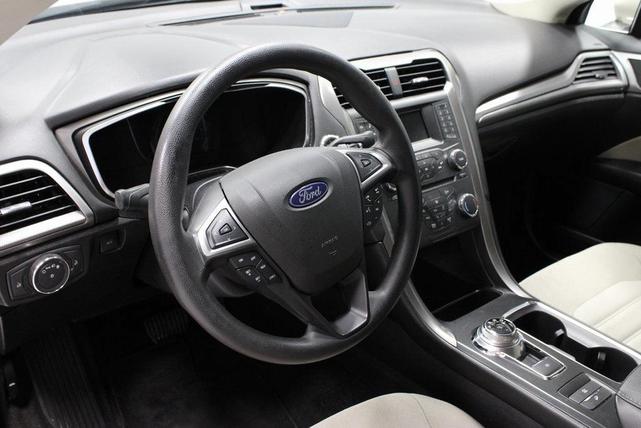 Photo of 2018 White Gold Metallic Ford Fusion Hybrid
