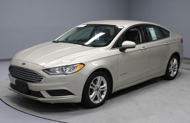 Photo of 2018 White Gold Metallic Ford Fusion Hybrid